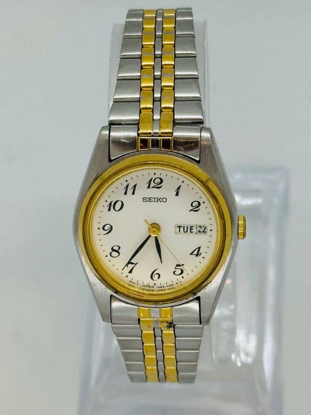 Vintage Seiko Women’s Quartz Watch 23mm White Dial Day Date New Battery Runs